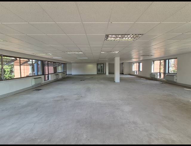 338M² OFFICE TO LET IN WOODMEAD